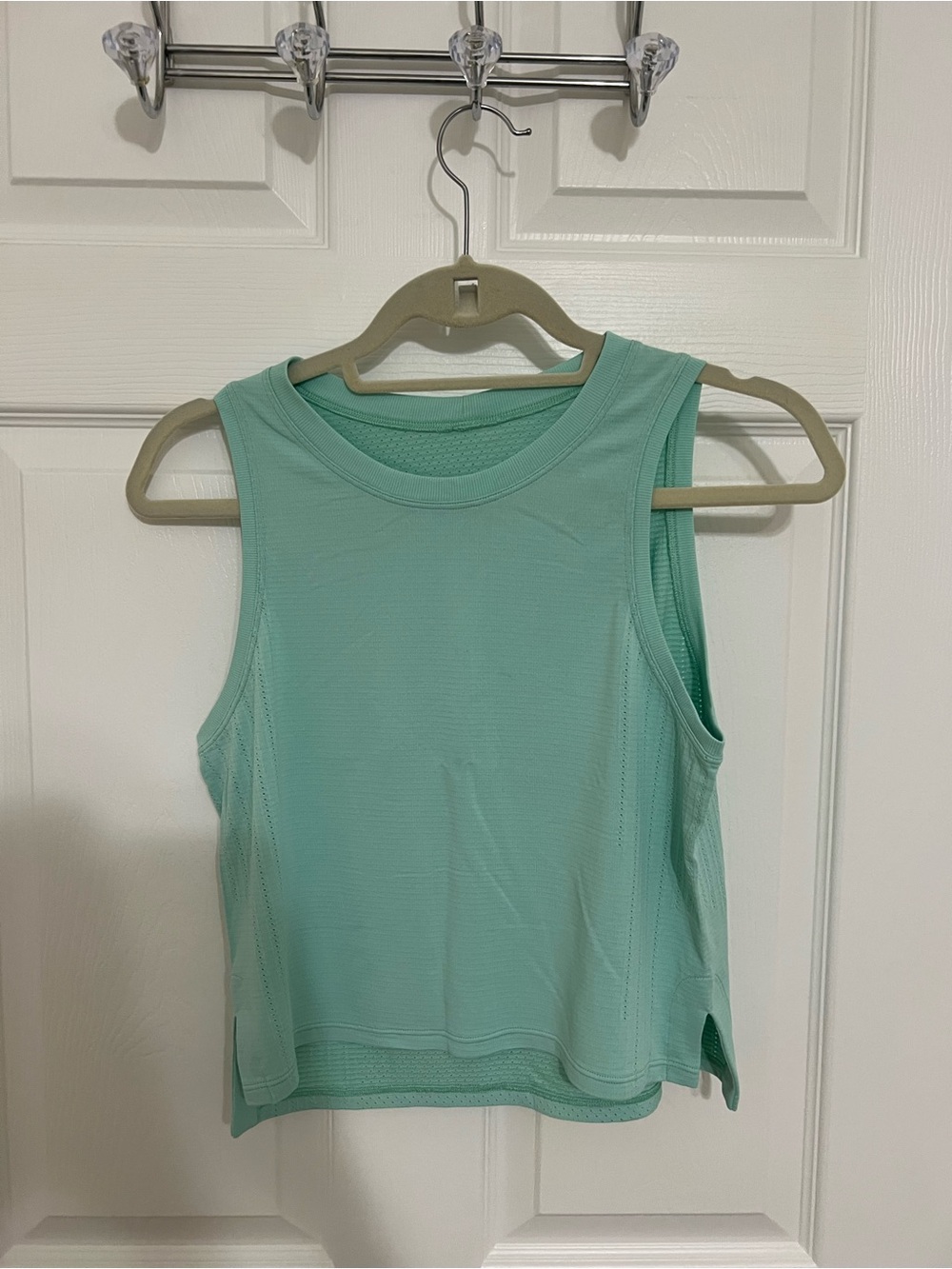 lululemon athletica Mint Green Sleeveless Crop Tank